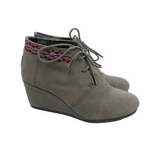 Toms Suede Desert Wedge Bootie Gray Lace Up Multi Embroidered Aztec Womens 8.5